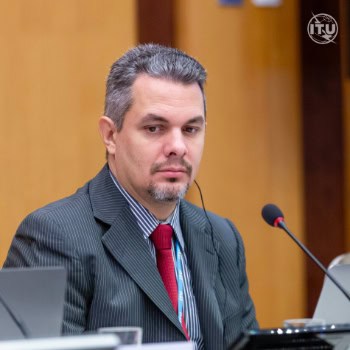 Luiz Fausto